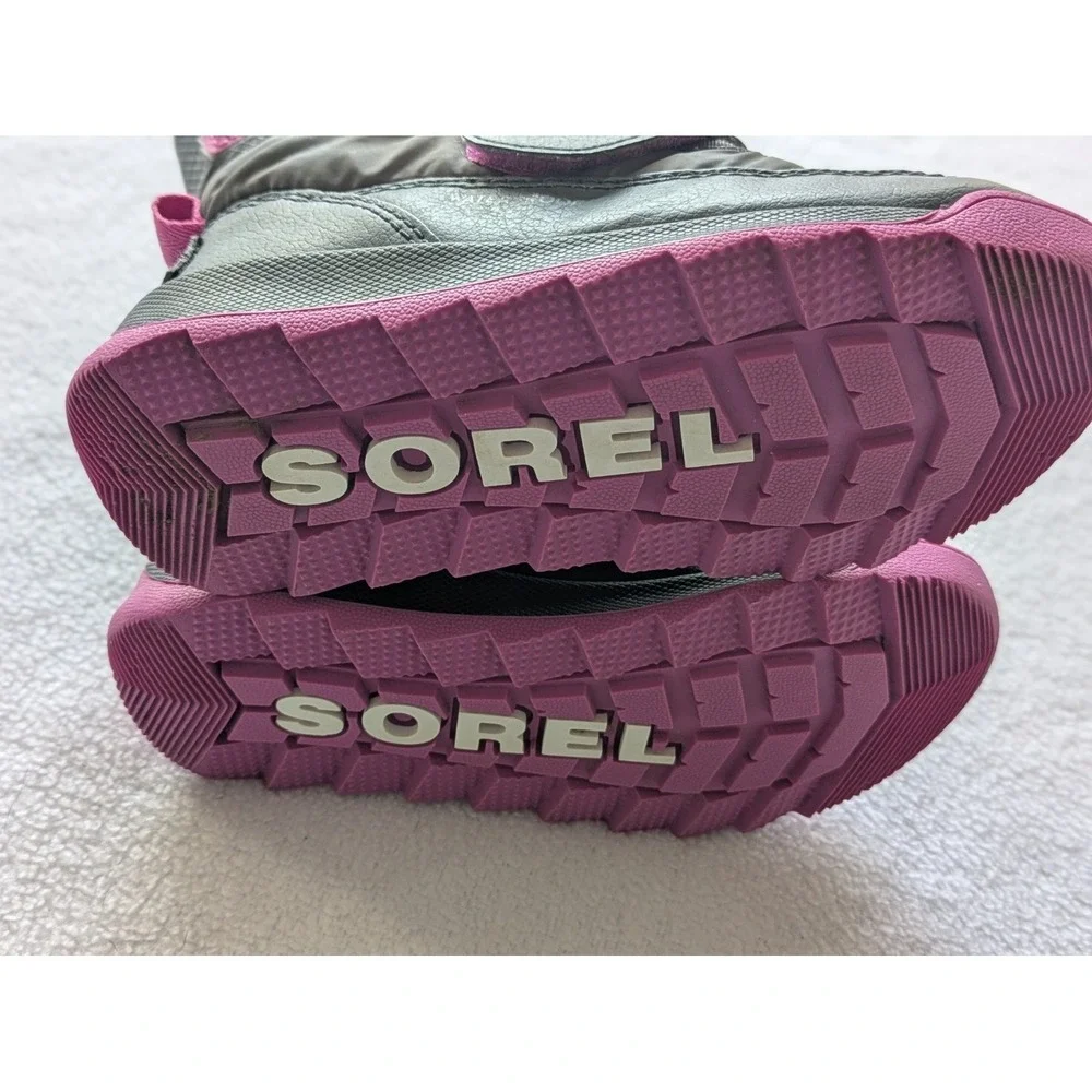 Sorel Boots Kids Youth Gray Pink Whitney II Cold Weather Strap Size US 9 EURO 26
